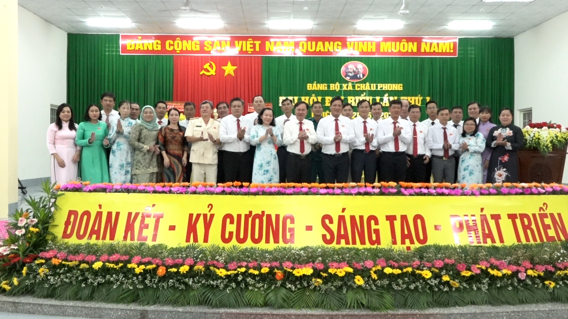 ban chấp hảnh đảng bộ xã Châu Phong