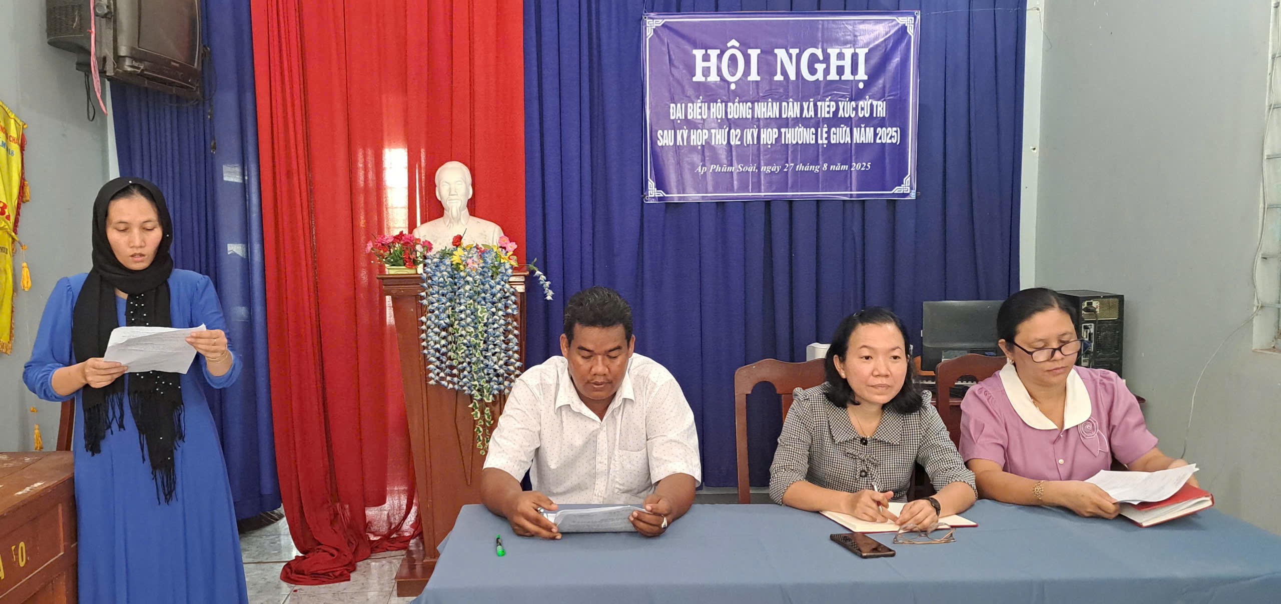 quang canh cuoc hop